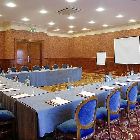 ホテル Killashee 4*